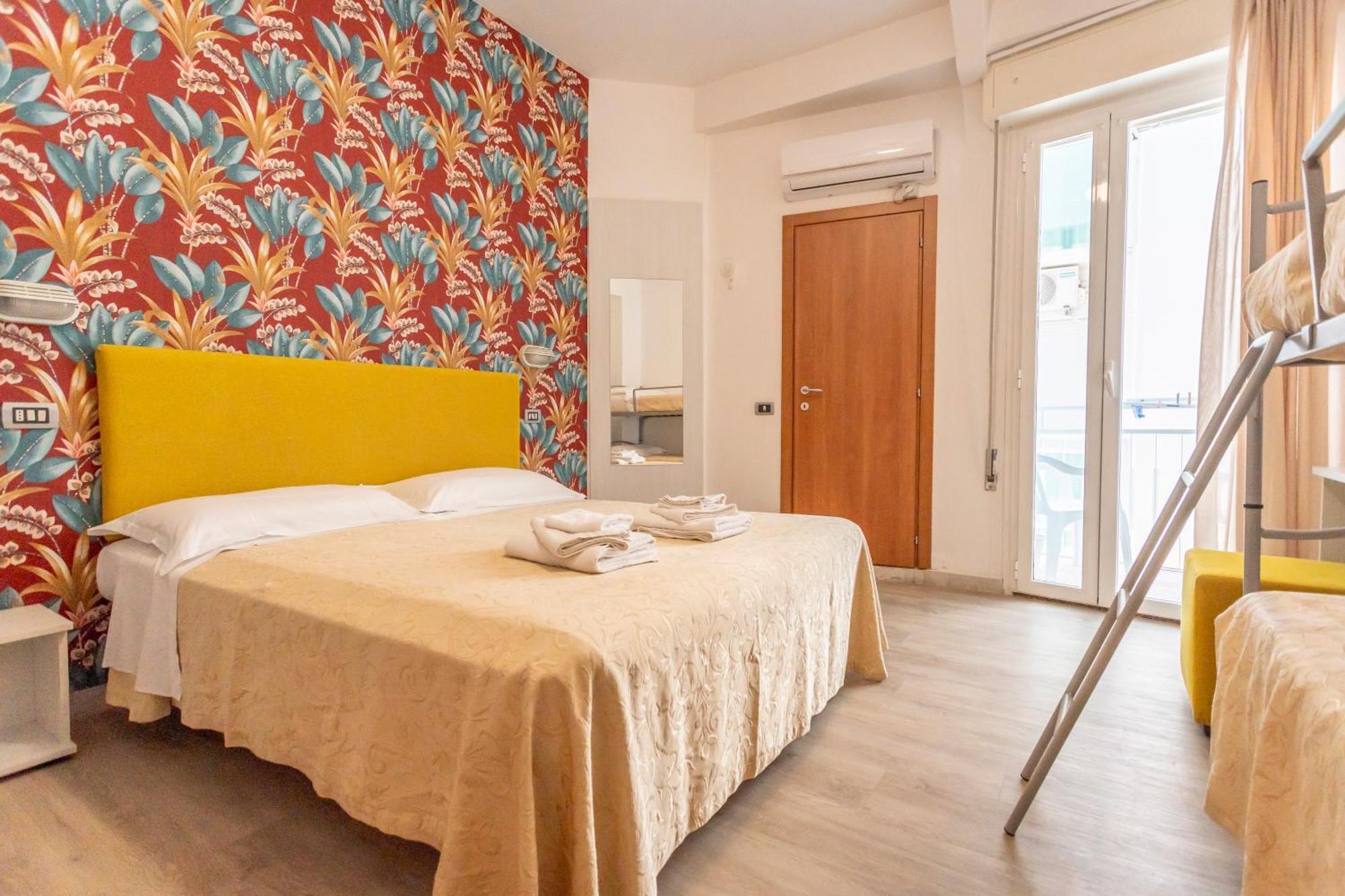 Hotel Clipper Cattolica Exterior photo