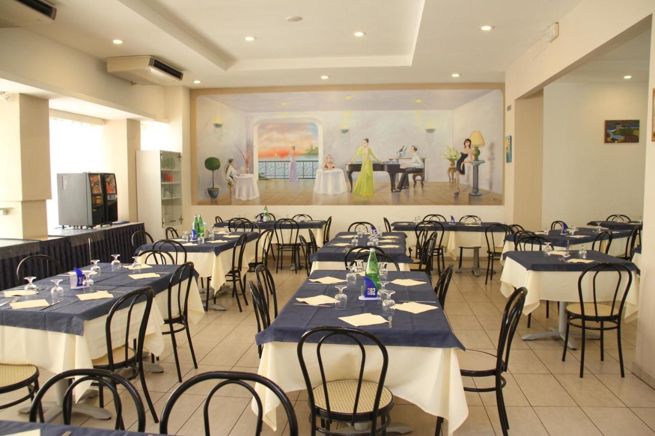 Hotel Clipper Cattolica Exterior photo